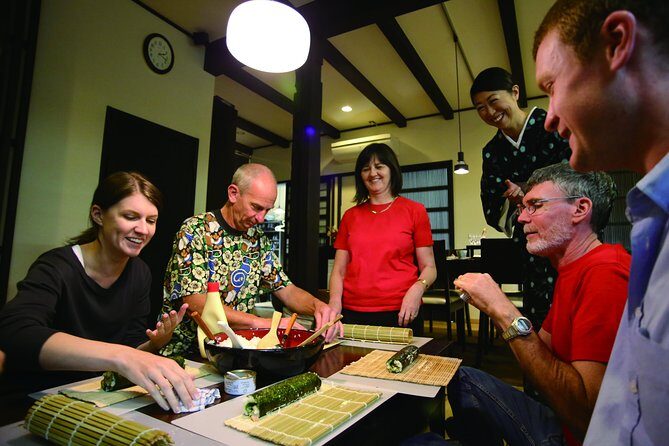 Sushi - Authentic Japanese Cooking Class - the best souvenir from Kyoto! - Meeting Kaori in her kitchen: what to expect when you arrive
