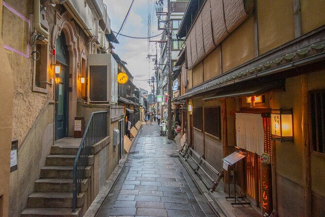Takashi's local food adventure through Gion Kyoto tips of Ramen - What you eat: ramen, katsu, izakaya, and the guide’s ordering brain