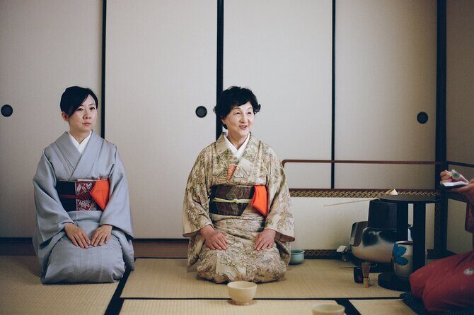Tea ceremony by the tea master in Kyoto SHIUN AN - Group Size at SHIUN AN: Intimate by Default