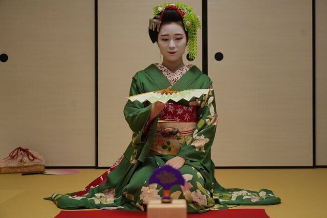 The Art of Geisha: Exclusive Show & Gion Walking Tour - Why a Gion maiko performance feels different