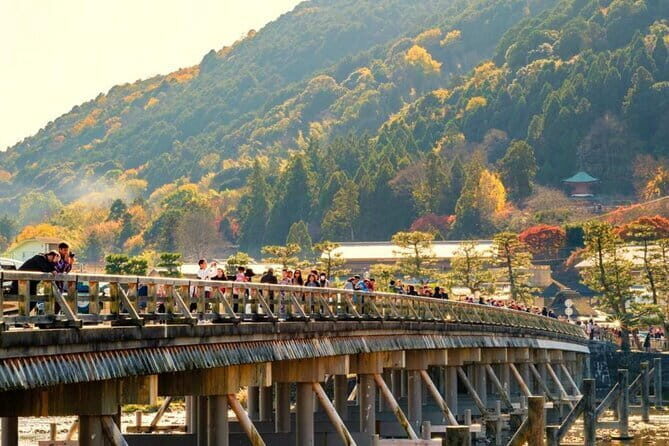 The Way of Tea: Kyoto Crafts, Hidden Temples & Wabi-Sabi Walk - Craft Stops in Kyoto: Shopping Time With a Theme