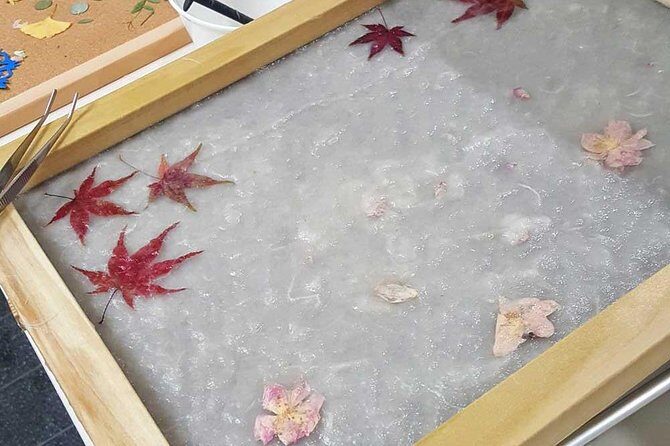 Traditional Japanese Washi Papermaking- Kyoto morning - Decorating Your Sheet With Cherry Blossoms and Maple Leaves