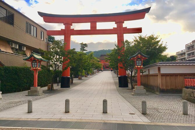 TREASURES of Kyoto: Fushimi Inari, Kiyomizu Temple, and more! - Getting started at Inari Station (and what “small group” changes)