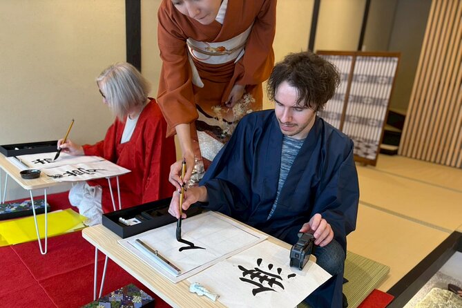 【OKADA】Kyoto Japanese calligraphy experience (shodo) - Fude Brush and Sumi Ink: Getting Your Hand to Behave